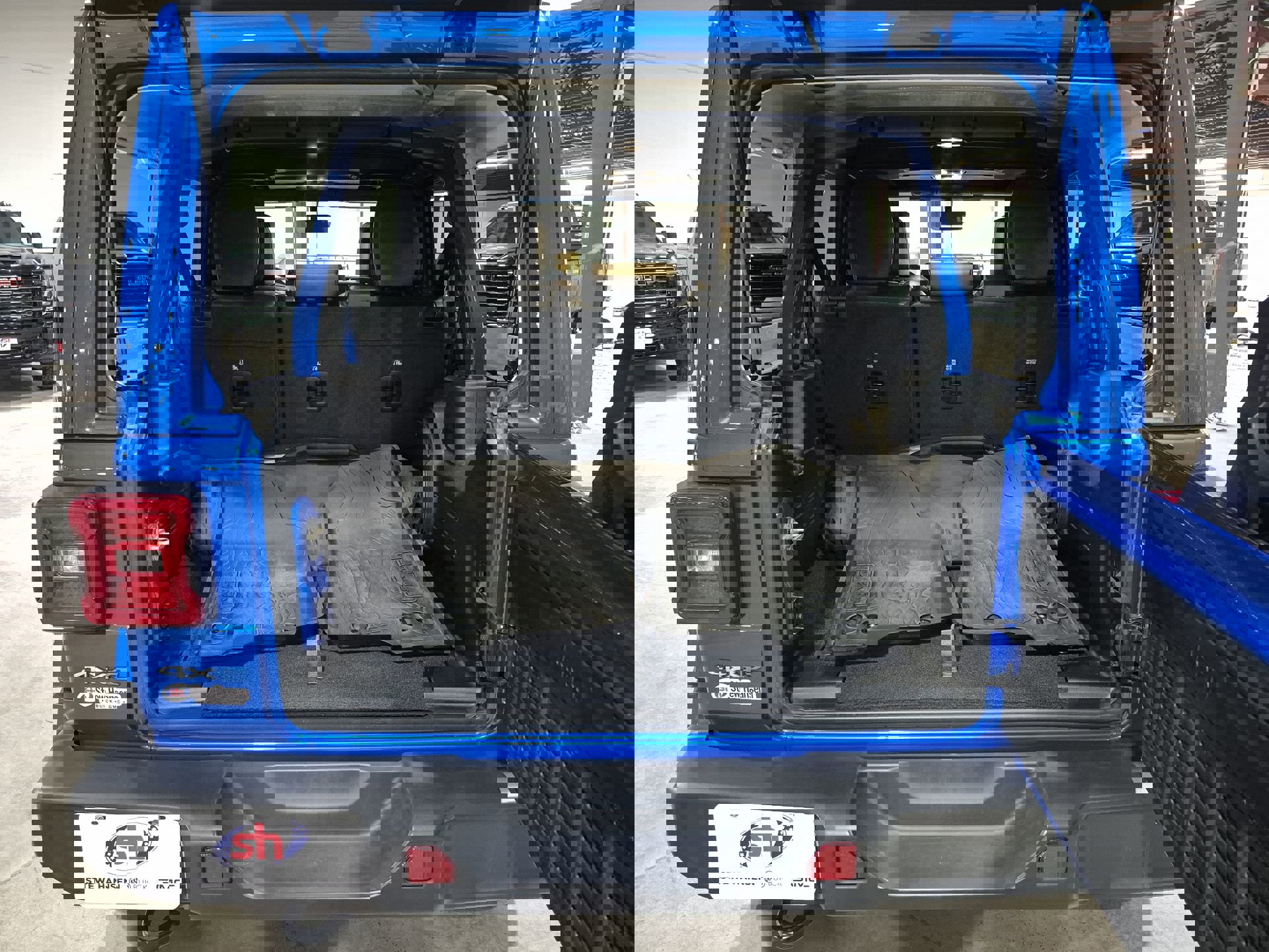 Used 2021 Jeep Wrangler Unlimited Sahara w/ Cold Weather Group image 27