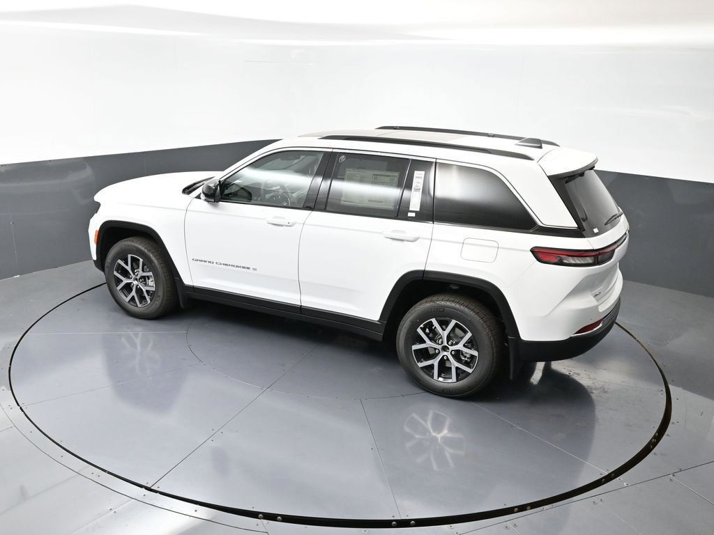 New 2025 Jeep Grand Cherokee Limited w/ Luxury Tech Group II image 31