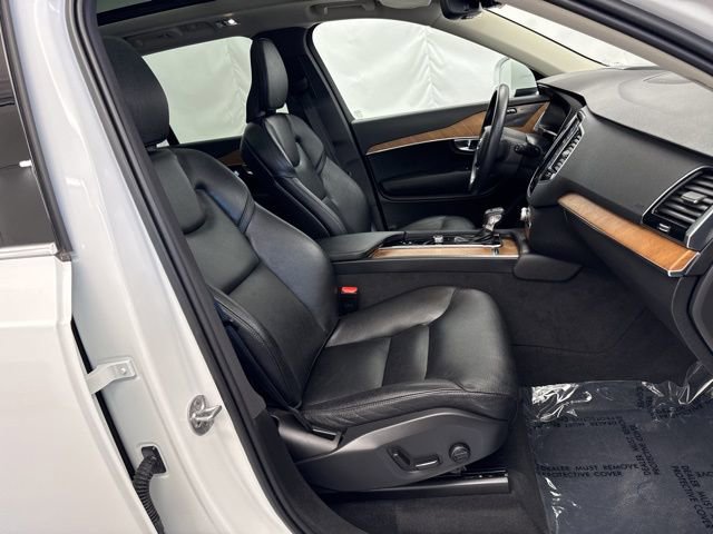 Used 2022 Volvo XC90 T6 Momentum w/ Advanced Package image 28