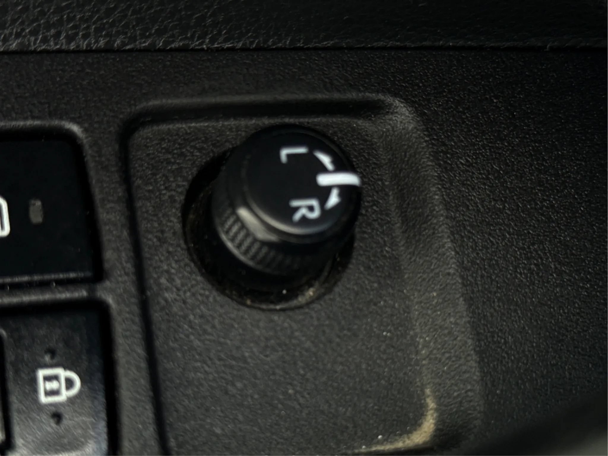 Used 2025 Toyota Corolla Cross AWD Hybrid image 42
