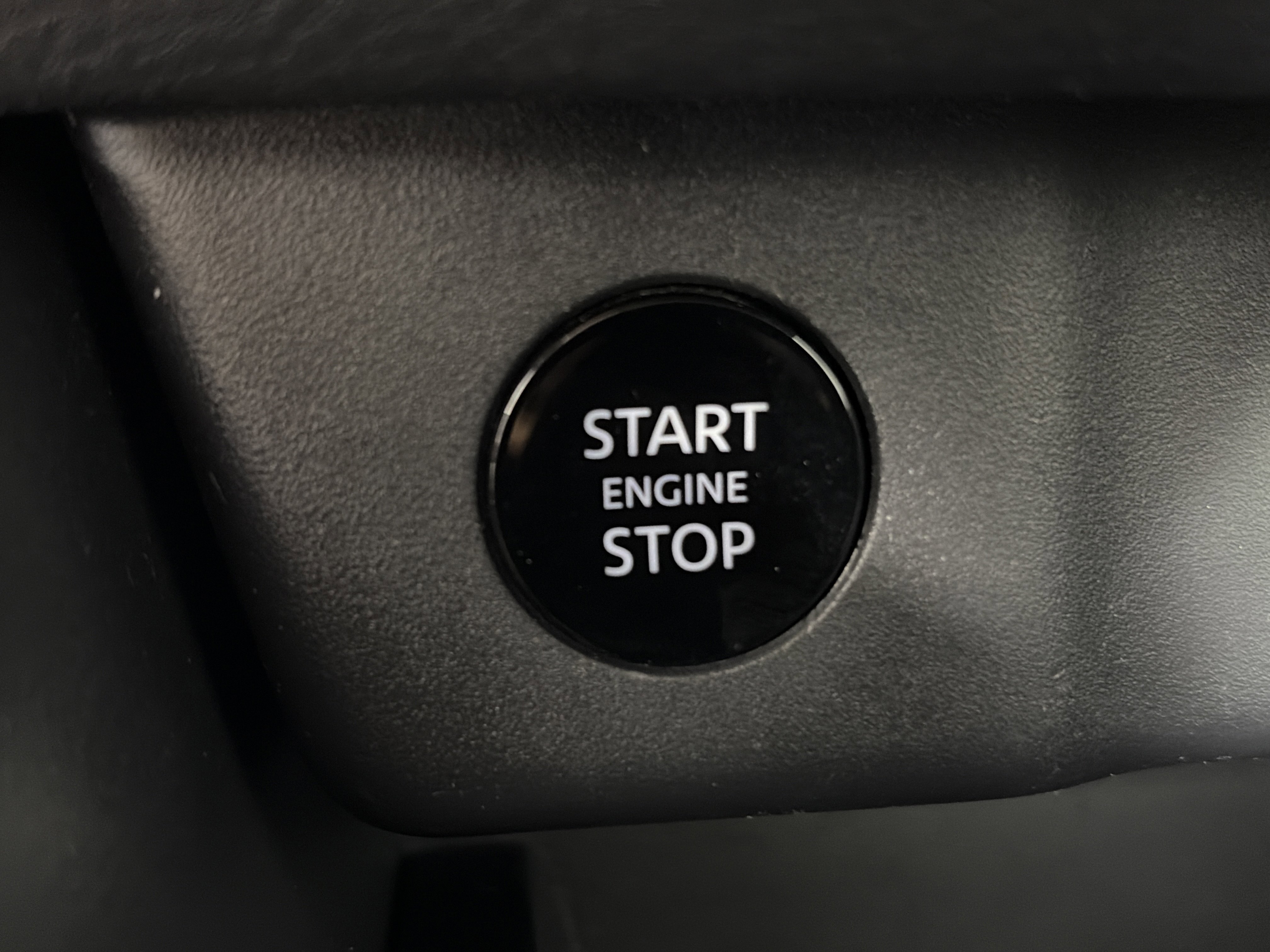 Used 2025 Nissan Rogue SV image 29