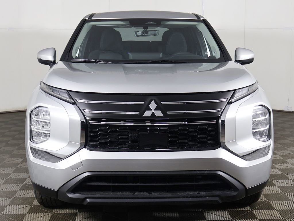 New 2026 Mitsubishi Outlander ES FWD image 10