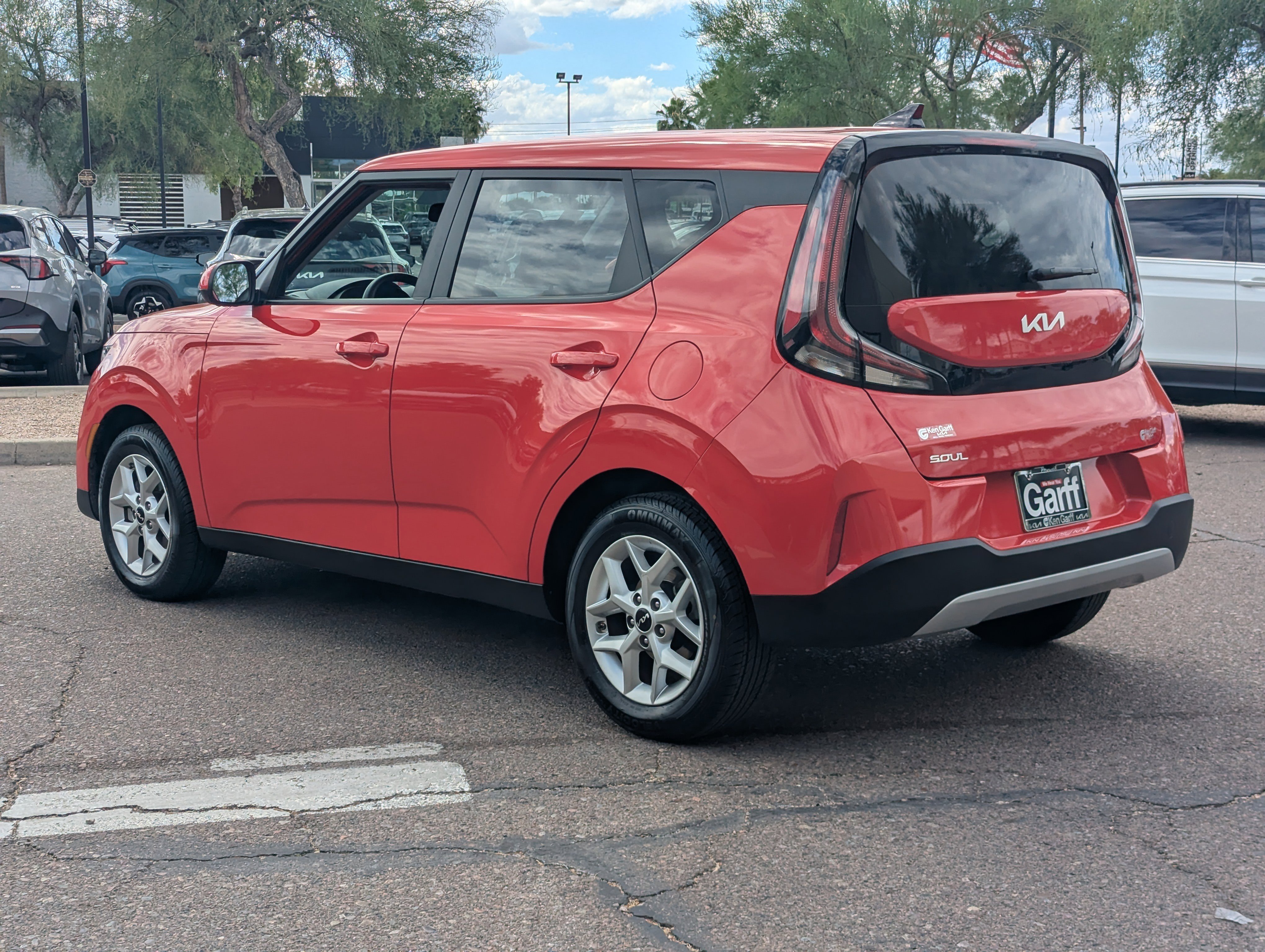 Certified 2025 Kia Soul LX w/ LX Technology Package image 4