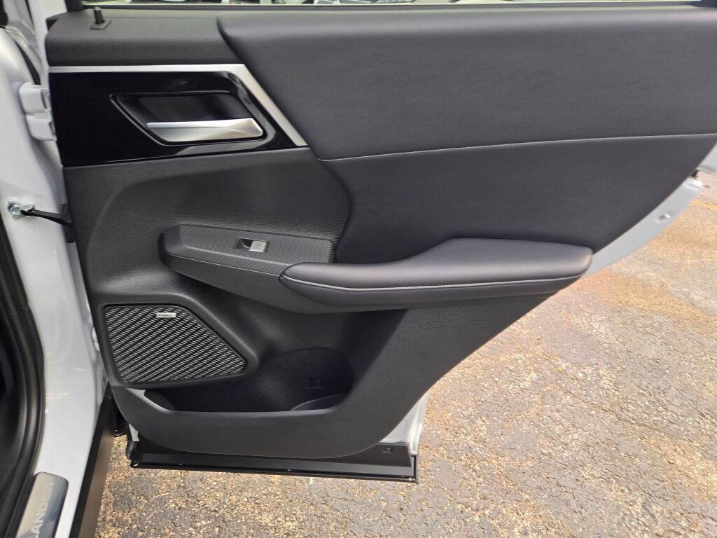 New 2027 Mitsubishi Outlander LE AWD/4WD image 8
