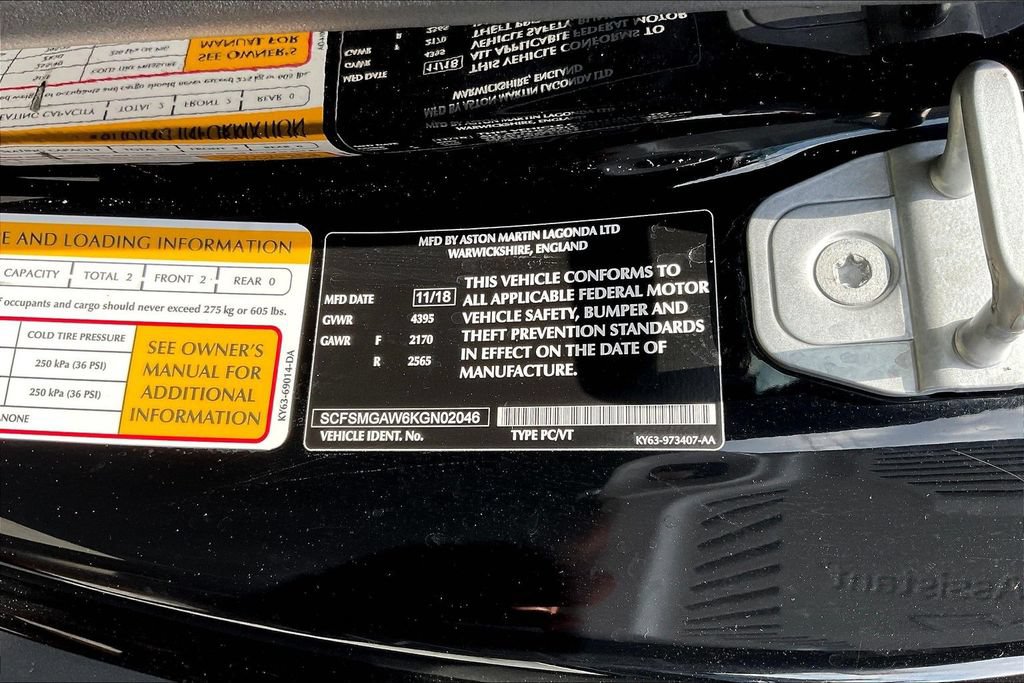 Used 2019 Aston Martin V8 Vantage Coupe RWD image 17