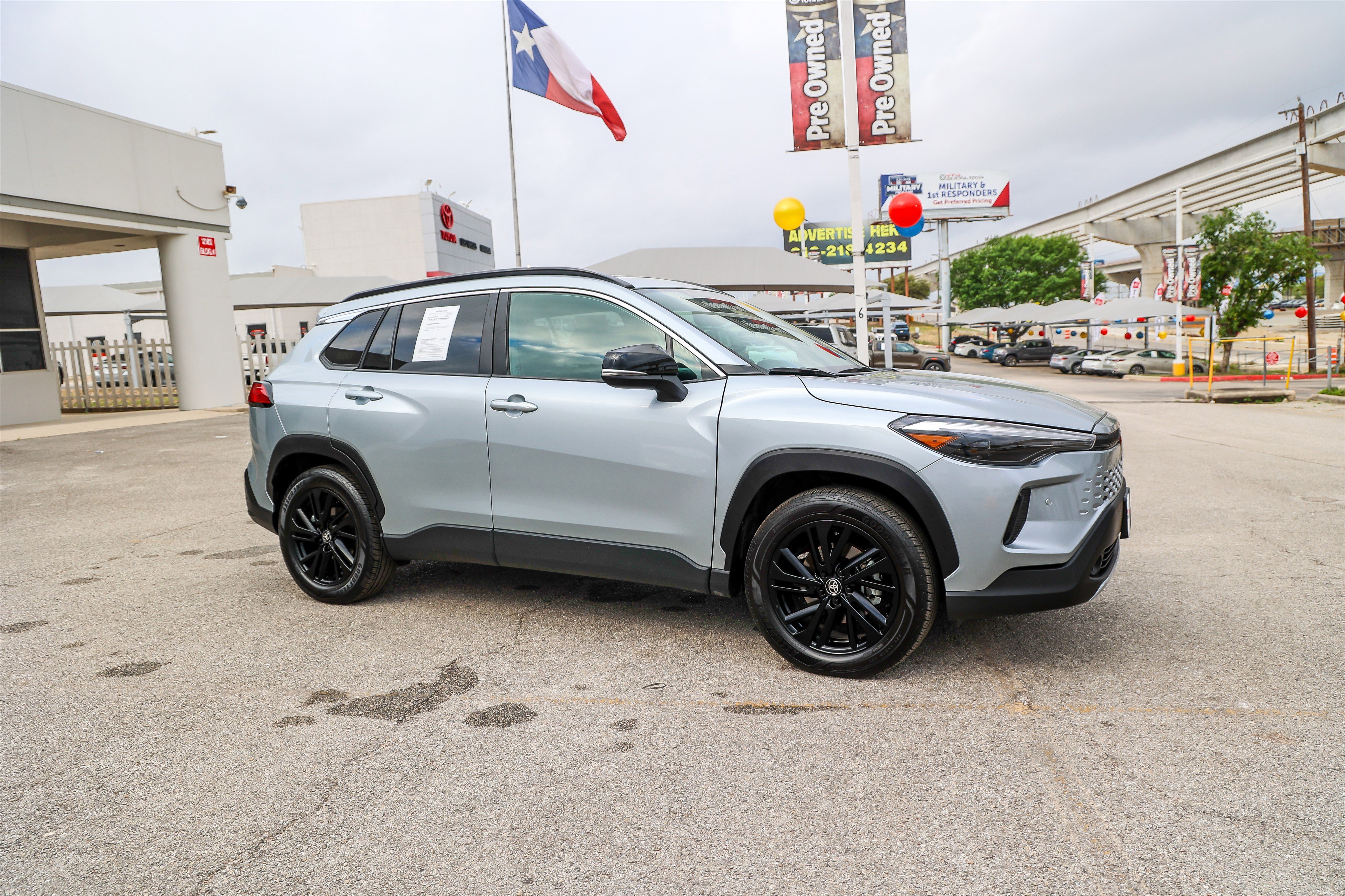 Used 2026 Toyota Corolla Cross XSE w/ Convenience Package image 6