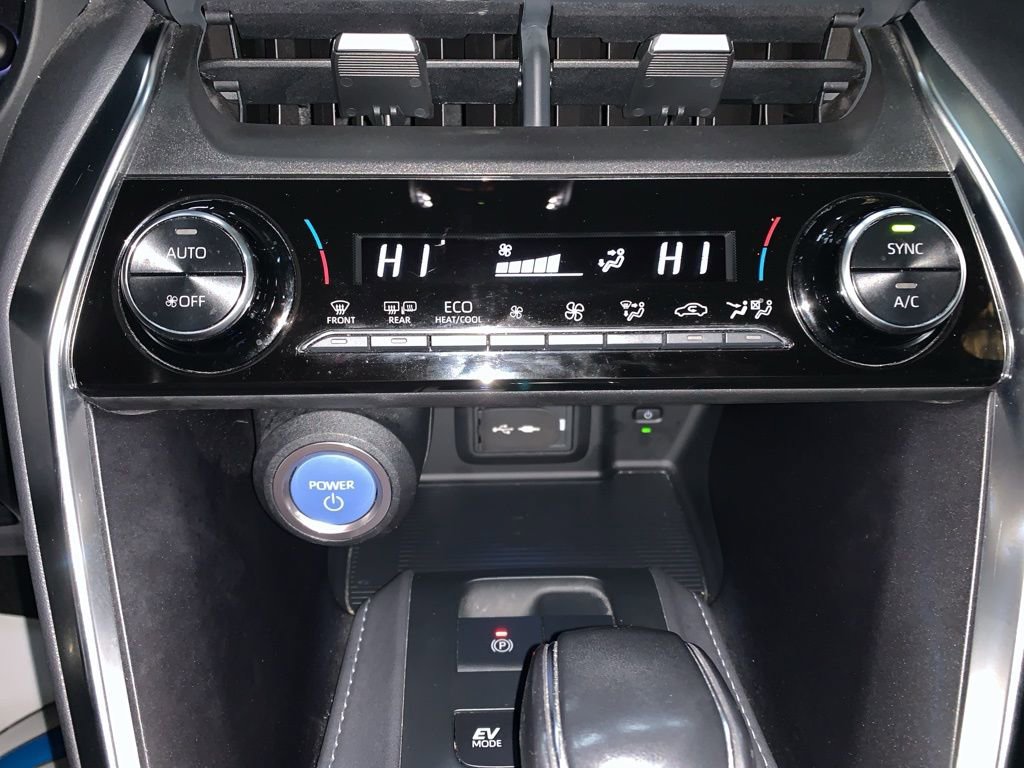 Used 2021 Toyota Venza LE image 22