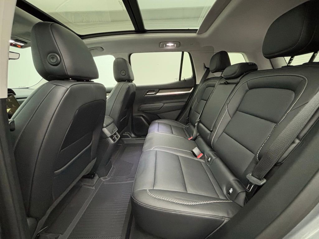 New 2026 GMC Terrain Denali w/ LPO, Floor Liner Package image 44