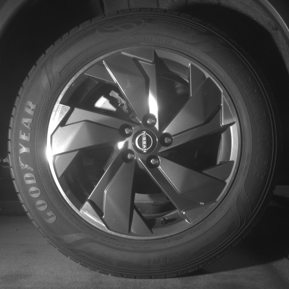 Used 2025 Nissan Rogue SV FWD image 15