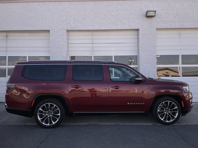 Used 2023 Jeep Wagoneer L Series III w/ Premium Group I AWD/4WD image 1