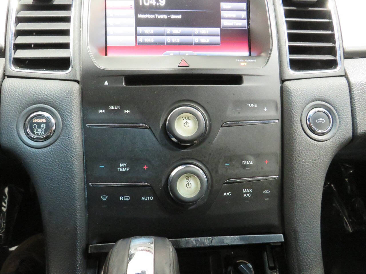 Used 2015 Ford Taurus SEL w/ Equipment Group 201A FWD image 20