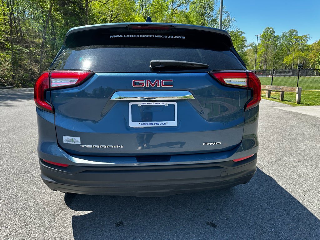 Used 2024 GMC Terrain SLE AWD/4WD image 5