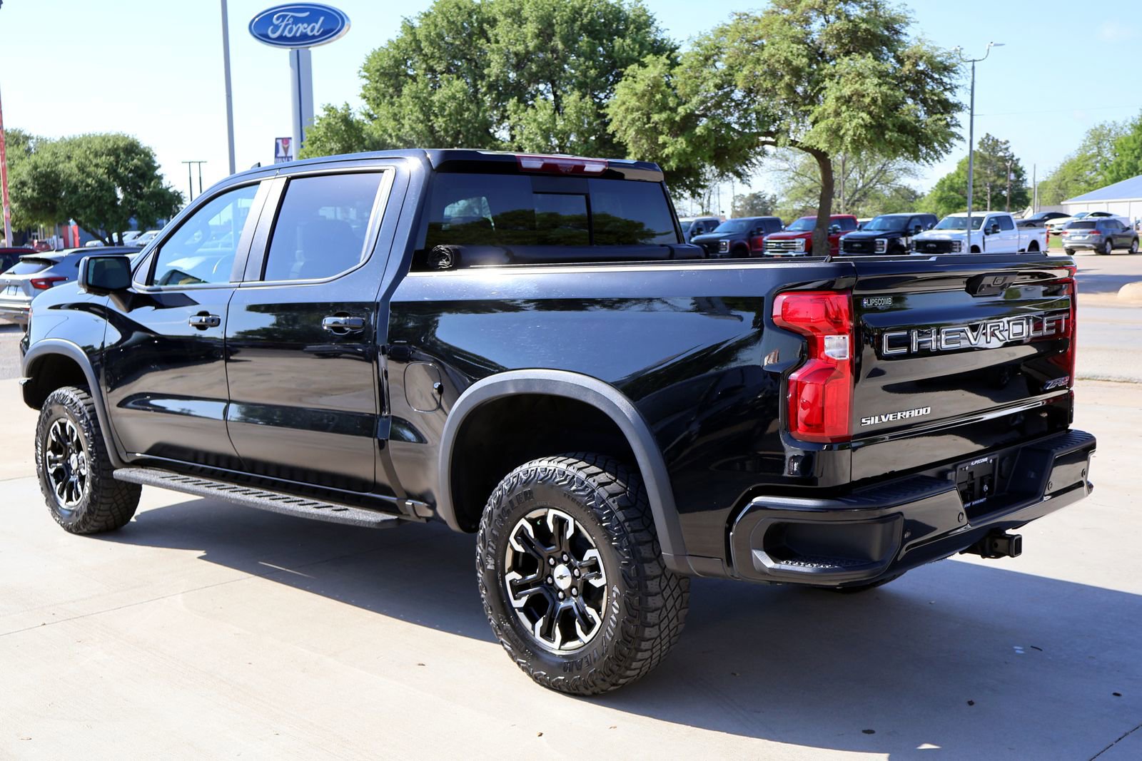 Used 2023 Chevrolet Silverado 1500 ZR2 w/ Technology Package AWD/4WD image 11