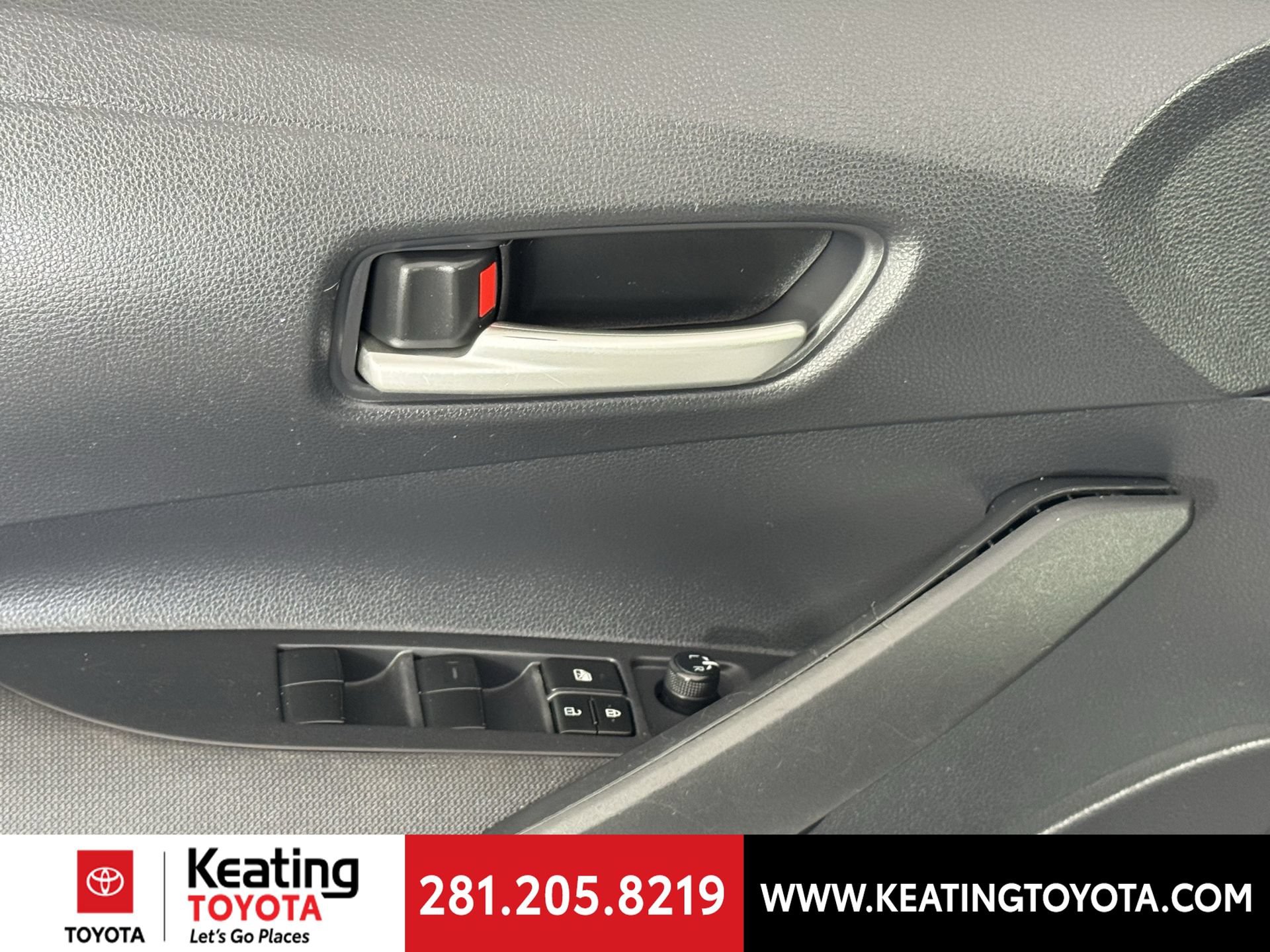 Used 2020 Toyota Corolla LE FWD image 12