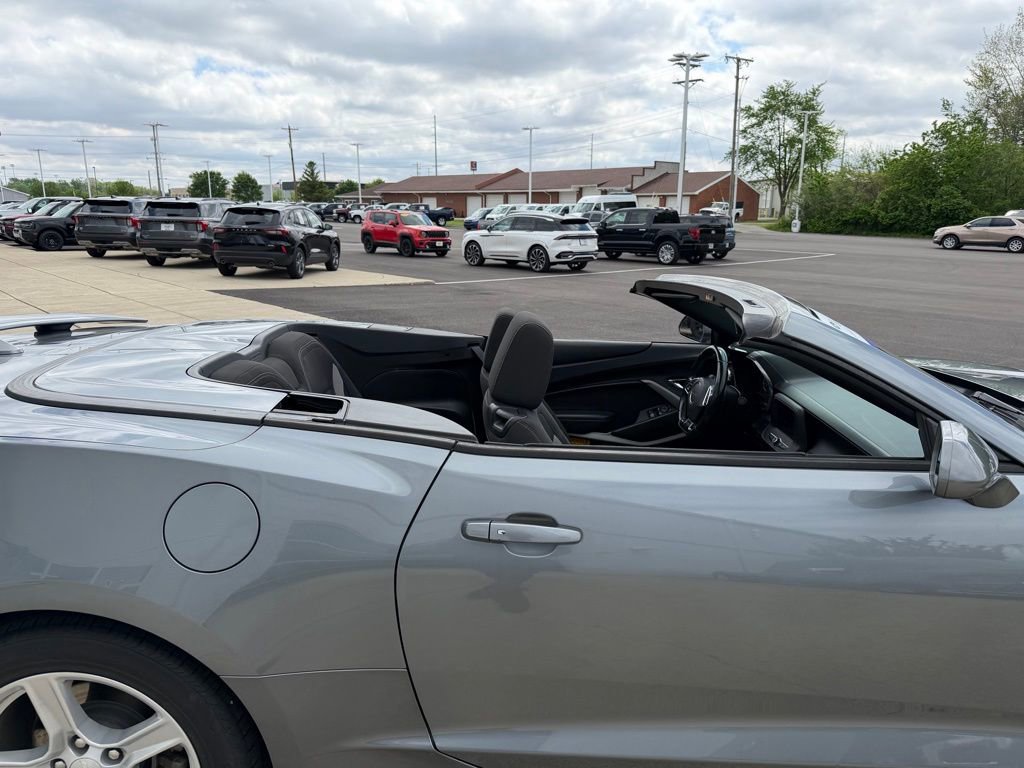 Used 2020 Chevrolet Camaro LT RWD image 16
