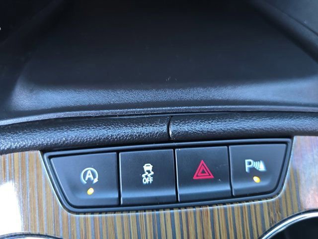 Used 2023 GMC Acadia SLE image 27