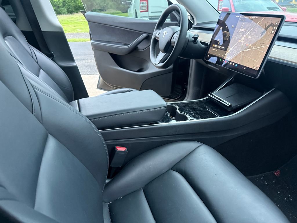 Used 2021 Tesla Model Y 2WD image 3
