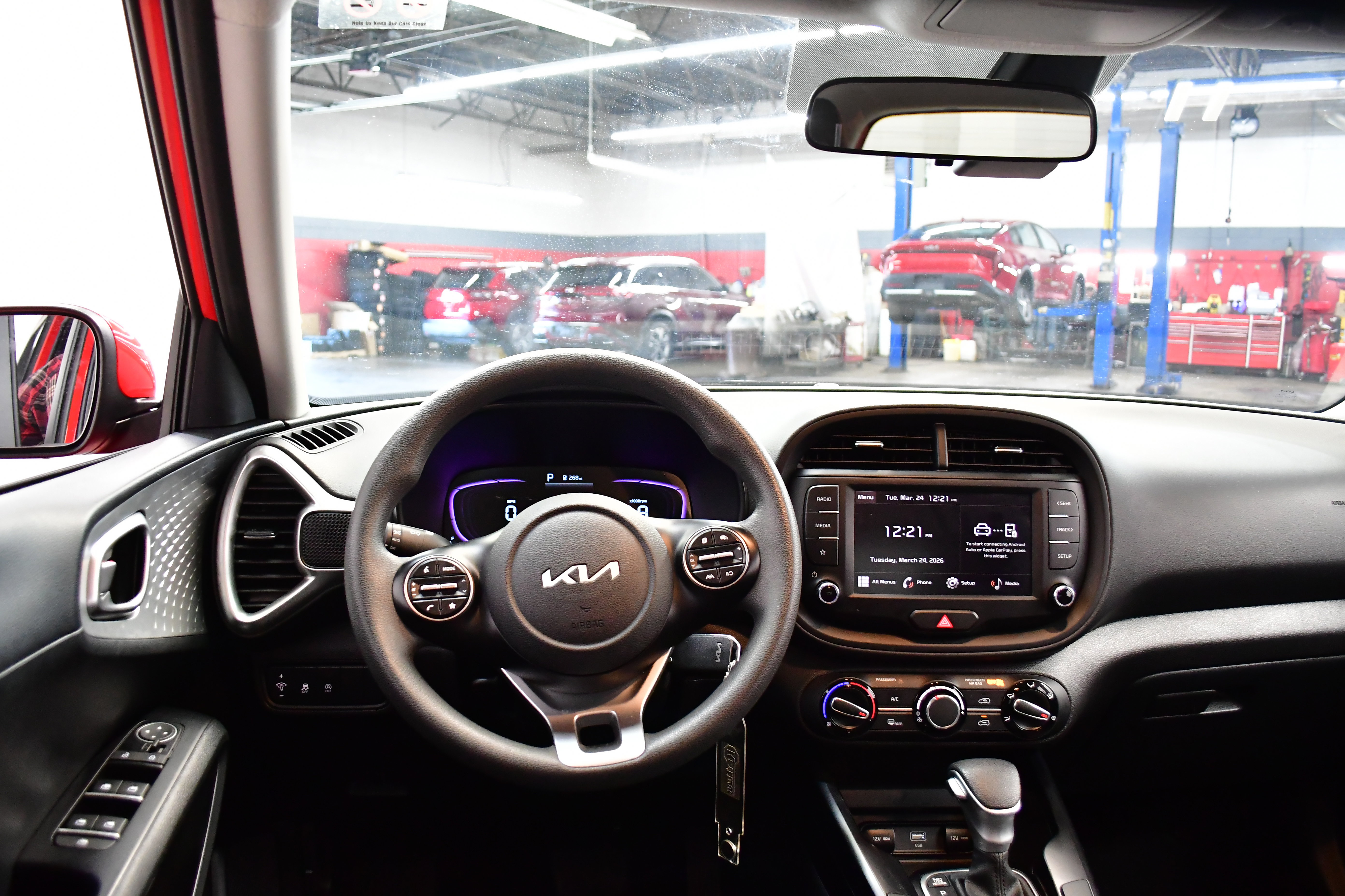 Used 2025 Kia Soul LX w/ LX Technology Package image 8