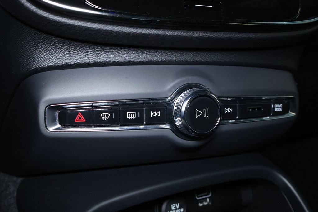 Used 2020 Volvo XC40 T5 R-Design AWD/4WD image 32