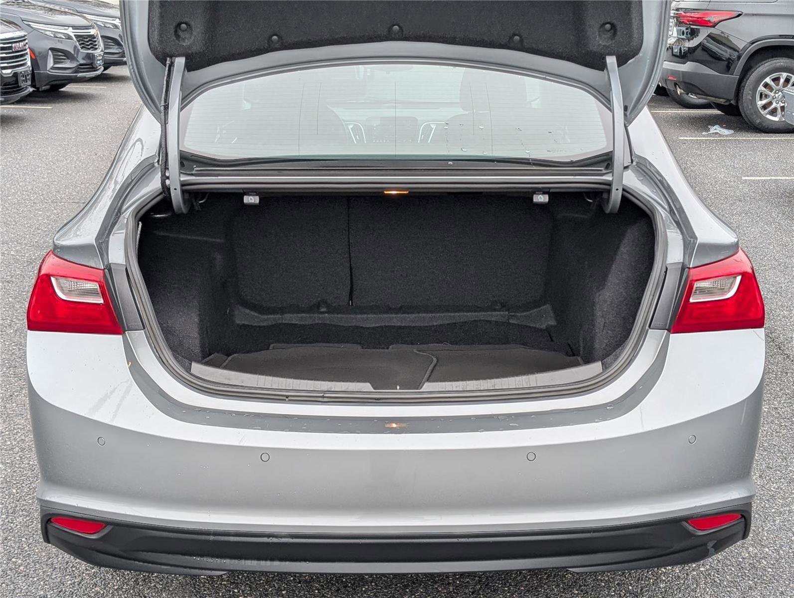 Used 2024 Chevrolet Malibu LT image 14