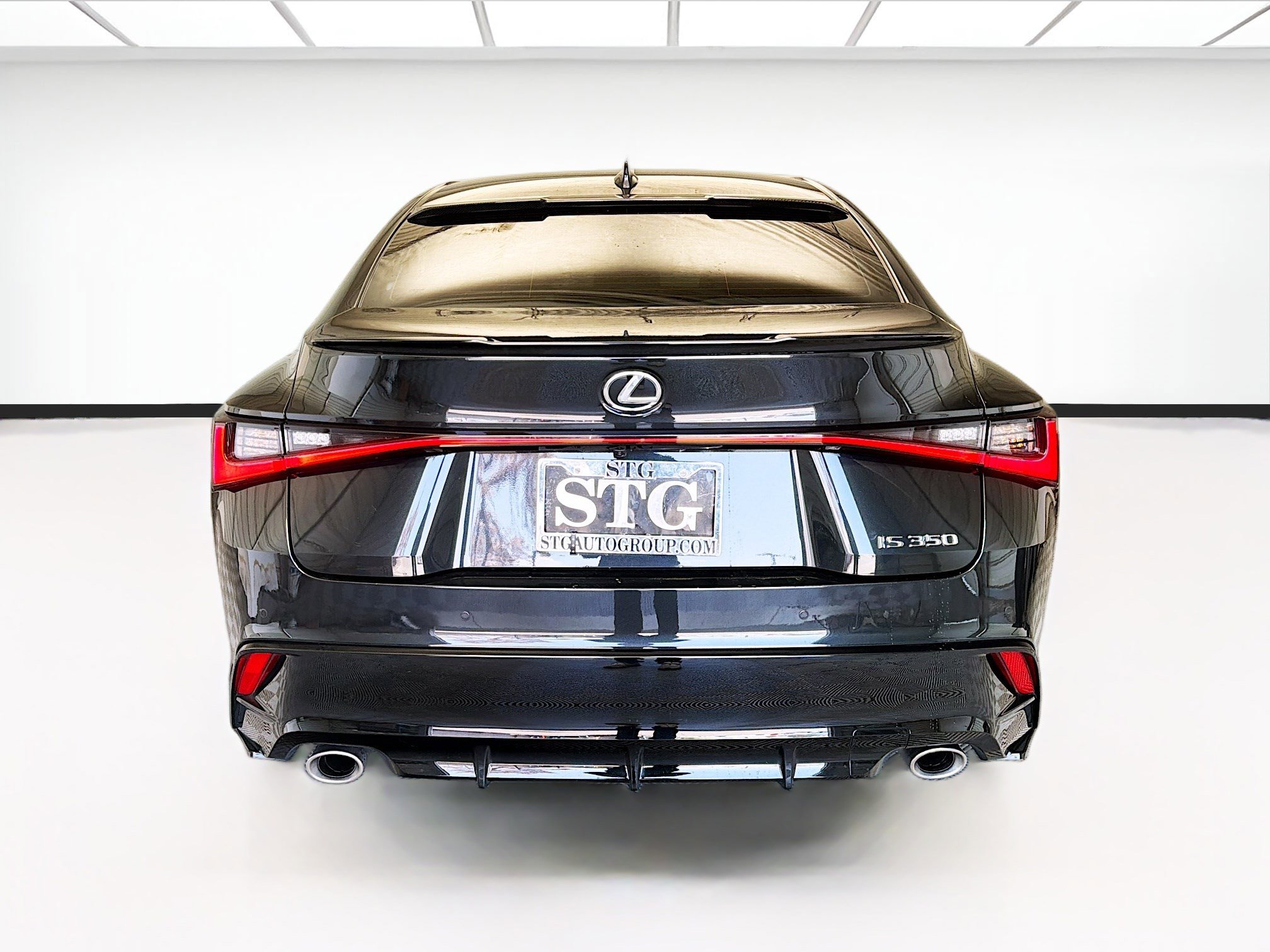 Used 2024 Lexus IS 350 F Sport RWD image 5