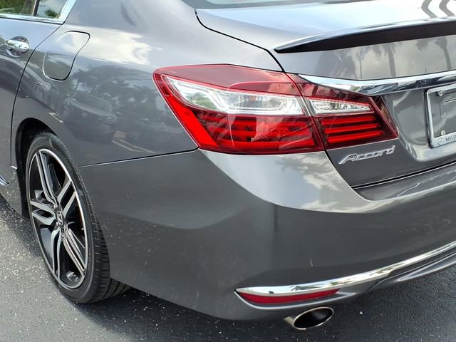 Used 2017 Honda Accord Sport image 18