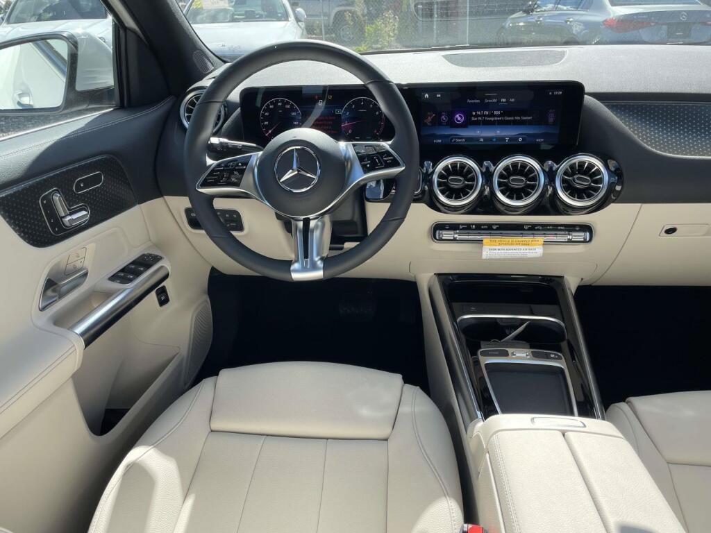 New 2026 Mercedes-Benz GLA 250 4MATIC image 2