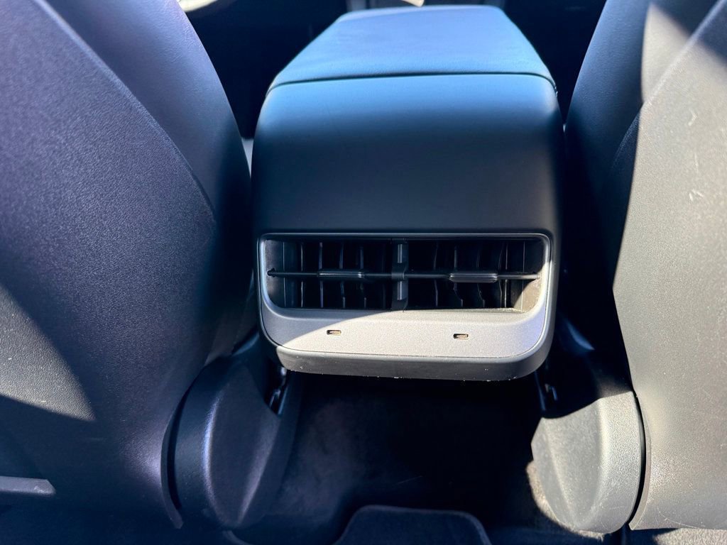 Used 2023 Tesla Model Y Long Range image 27