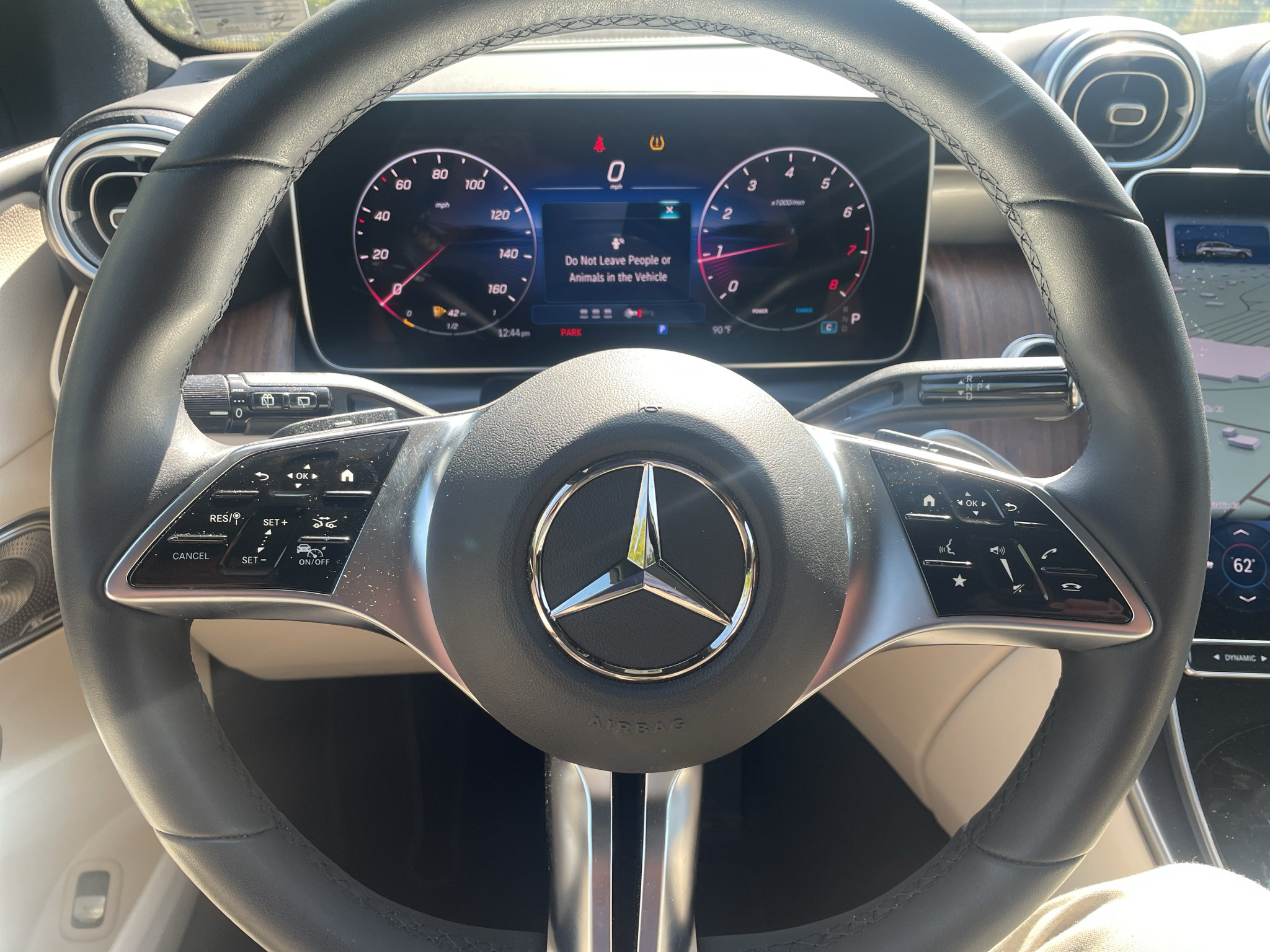 Used 2025 Mercedes-Benz GLC 300 4MATIC image 18