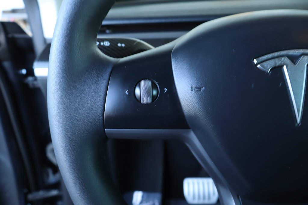 Used 2023 Tesla Model Y Performance AWD/4WD image 22