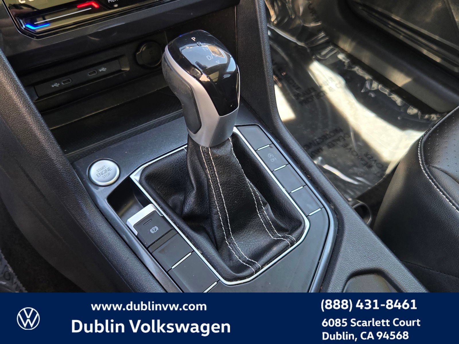 Certified 2023 Volkswagen Tiguan SE w/ Panoramic Sunroof Package FWD image 18