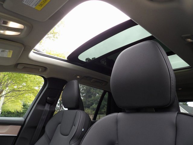 Certified 2025 Volvo XC90 B6 Plus image 14