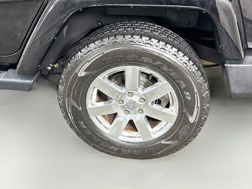 Used 2016 Jeep Wrangler Unlimited Sahara w/ Connectivity Group image 31
