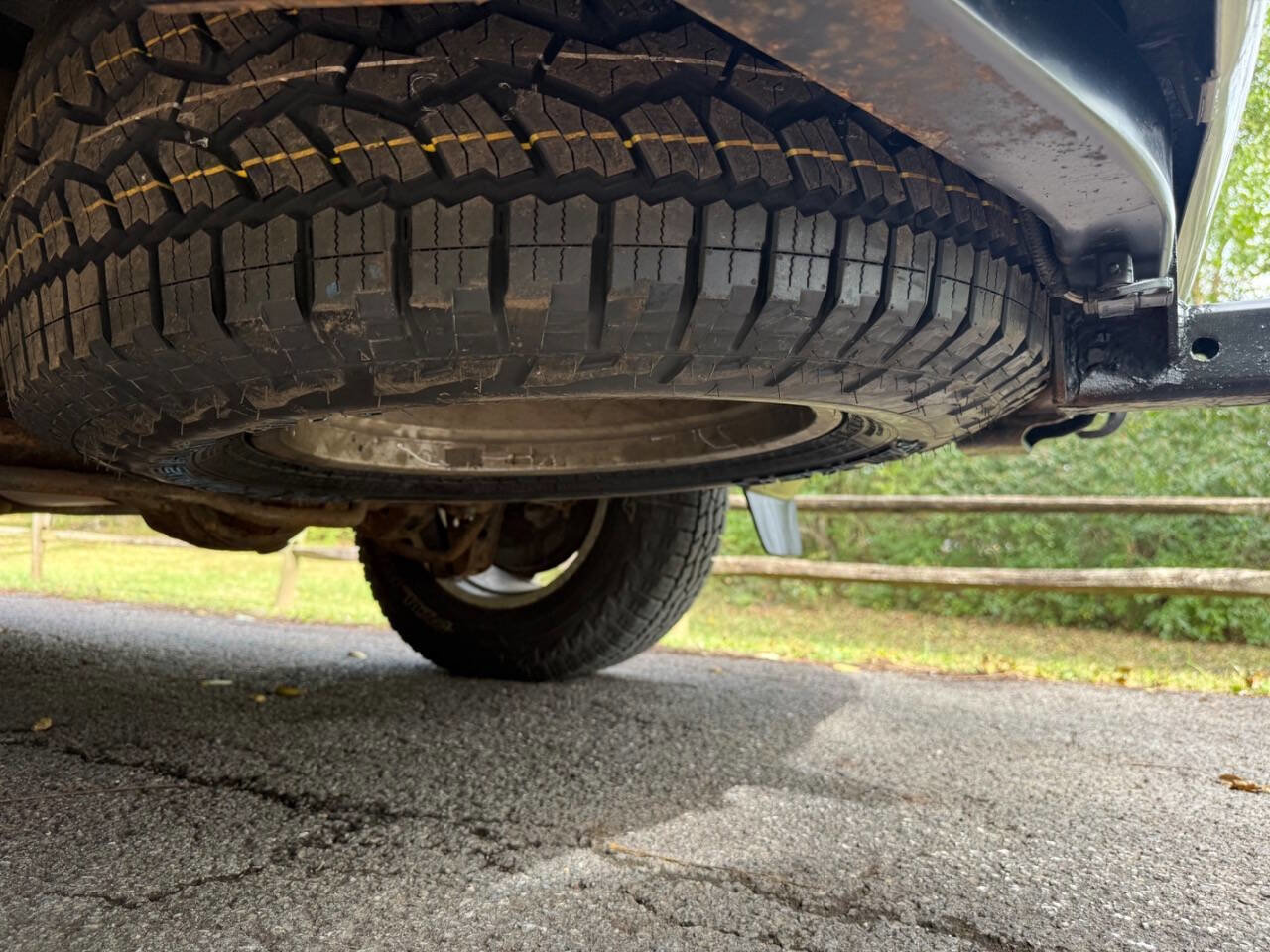 Used 2000 Toyota Land Cruiser Base AWD 4dr SUV image 43