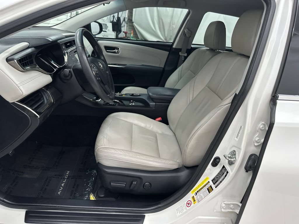 Used 2013 Toyota Avalon XLE FWD image 18