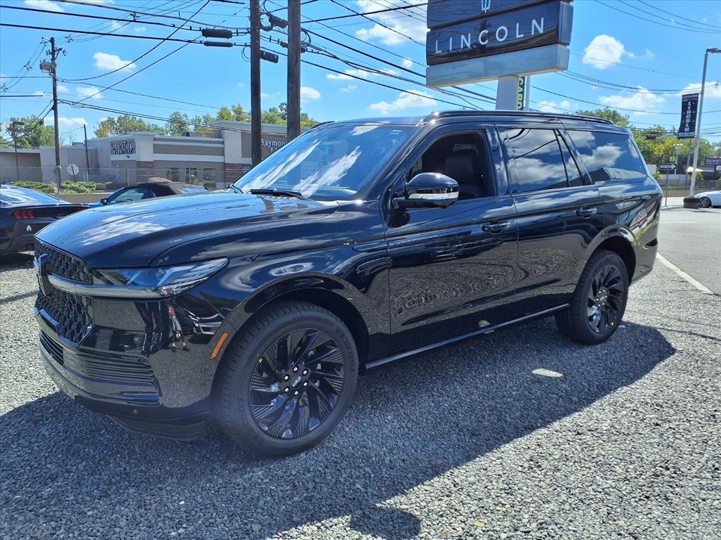 New 2025 Lincoln Navigator Reserve w/ Jet Appearance Package image 4