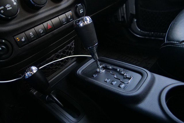 Used 2016 Jeep Wrangler Unlimited Rubicon w/ Connectivity Group image 26