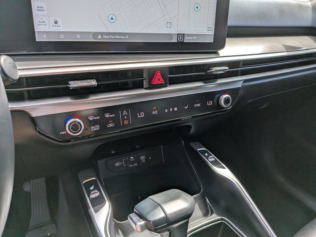 Certified 2025 Kia Sorento S FWD image 25