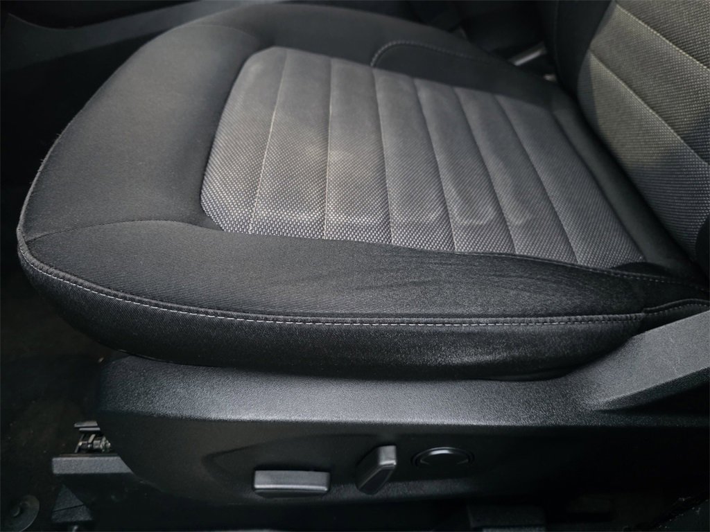 Used 2021 Ford Edge SE w/ Cargo Accessory Package image 17