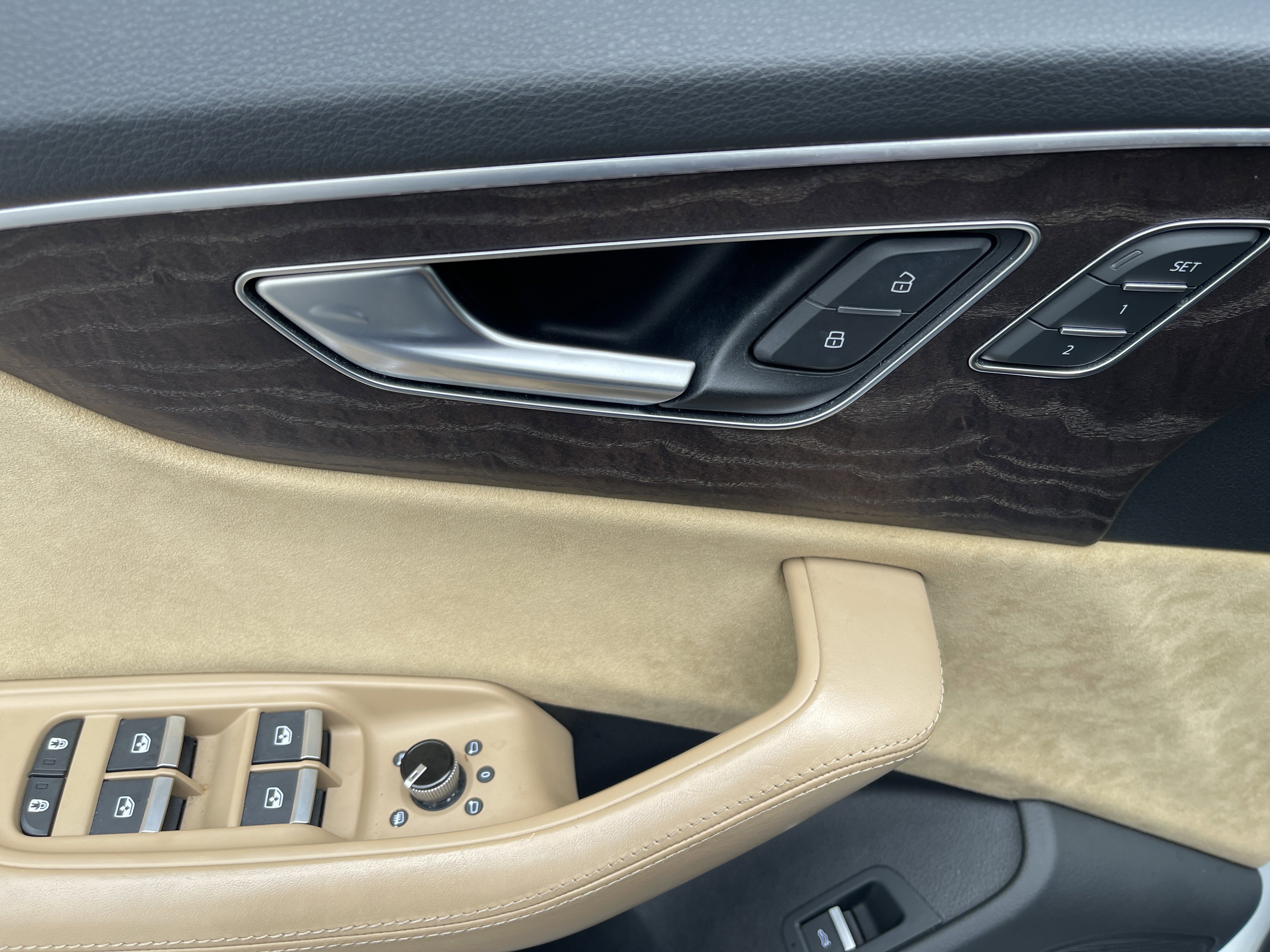 Used 2020 Audi Q8 Prestige w/ Prestige Package image 13