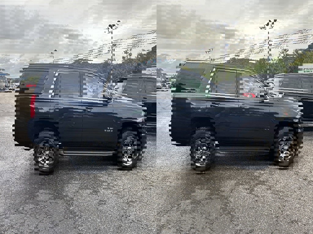 Used 2019 Chevrolet Tahoe LS image 3