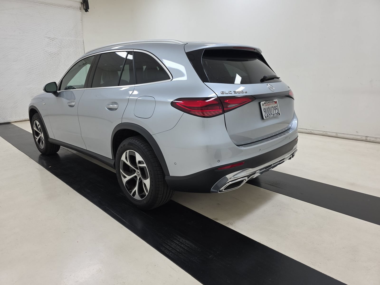 Used 2025 Mercedes-Benz GLC 350e 4MATIC image 7