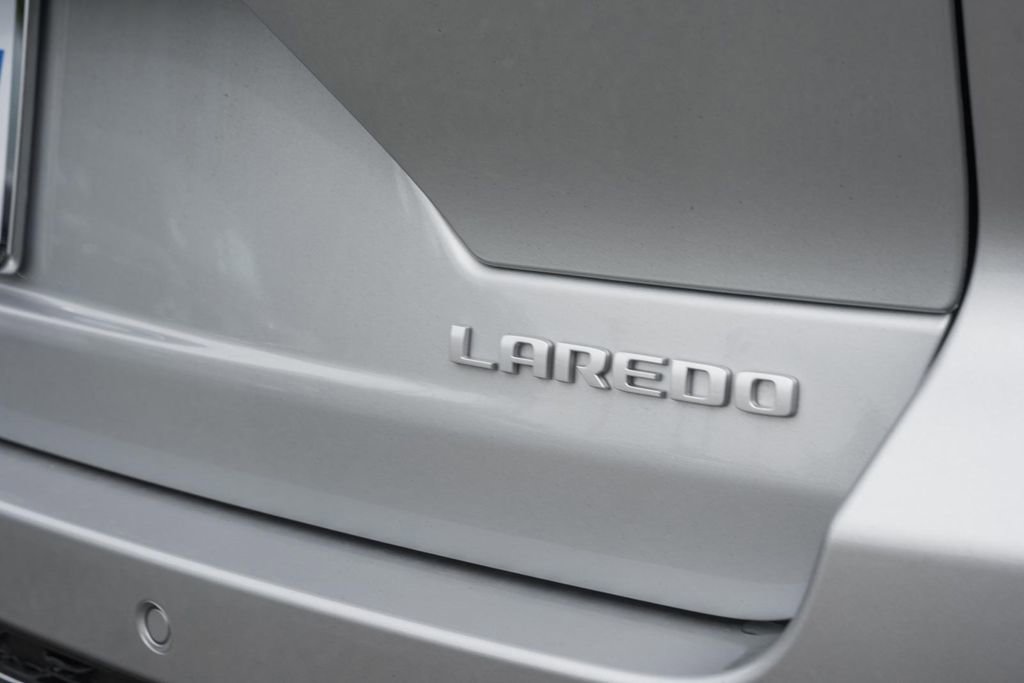 New 2025 Jeep Grand Cherokee Laredo X w/ Luxury Tech Group I image 7