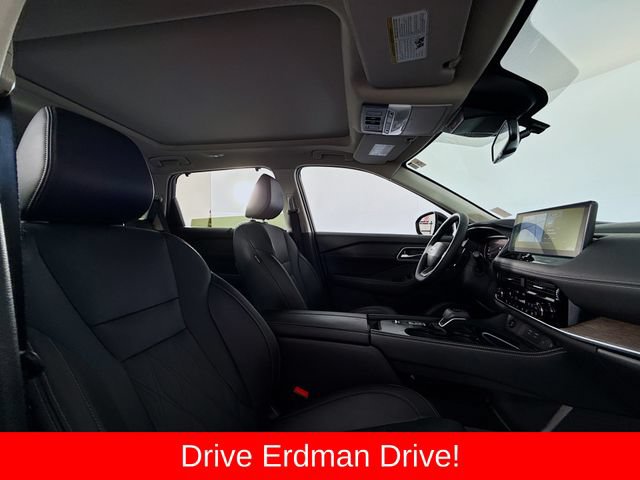 Used 2025 Nissan Rogue Platinum w/ Platinum Premium Package FWD image 25