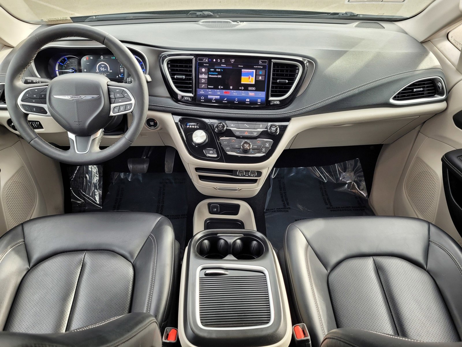 Used 2023 Chrysler Pacifica Touring-L image 14