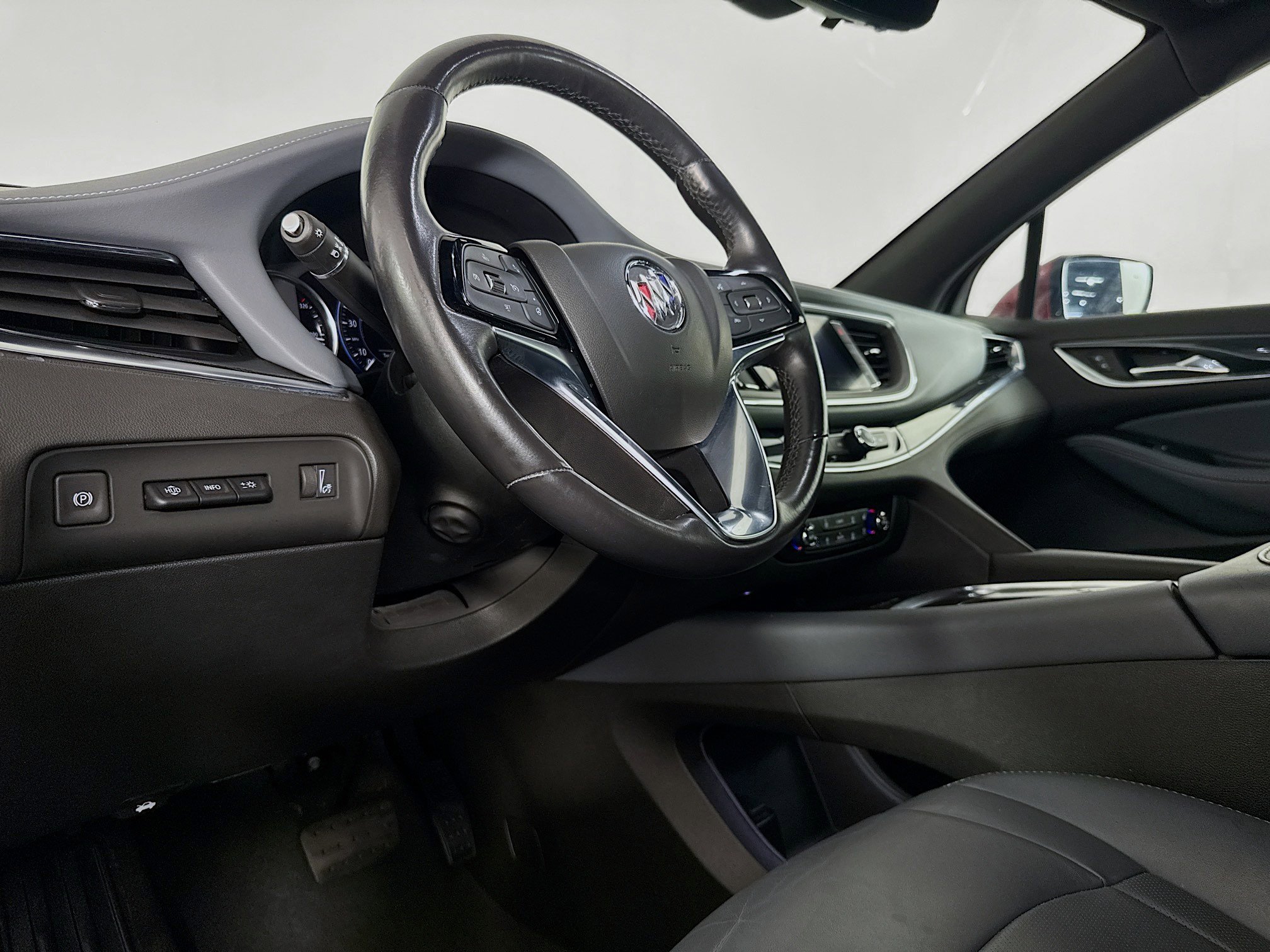 Used 2024 Buick Enclave Premium image 22