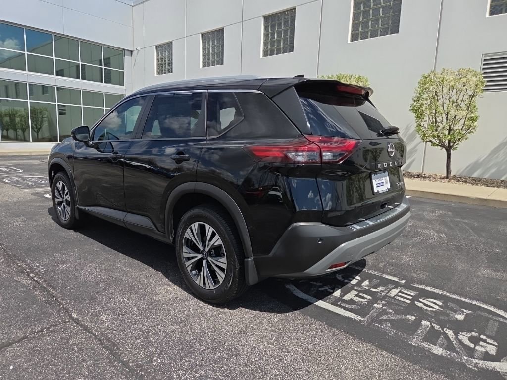 Used 2022 Nissan Rogue SV w/ SV Premium Package image 5