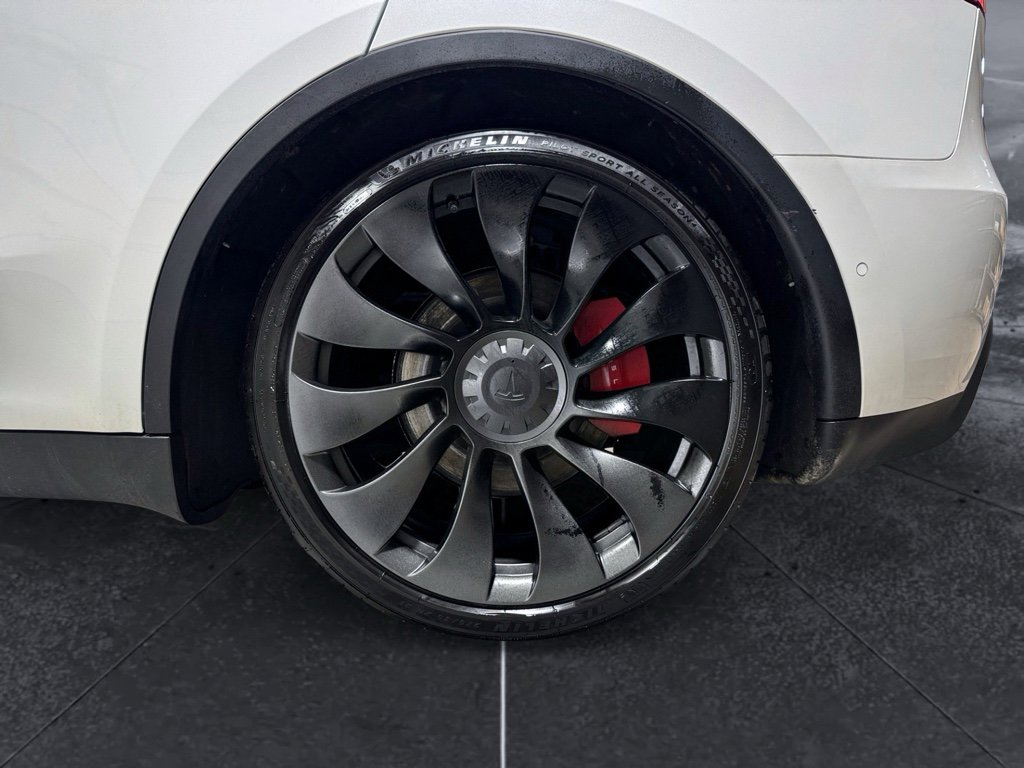 Used 2022 Tesla Model Y Performance image 31