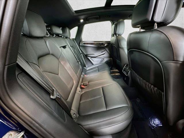 Certified 2026 Porsche Macan AWD/4WD image 24