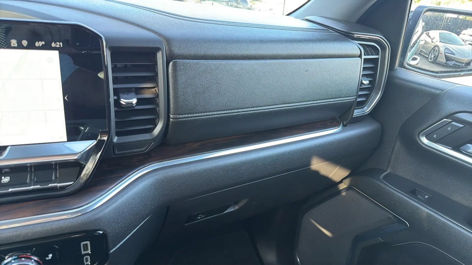 Used 2025 GMC Sierra 1500 SLT RWD image 25